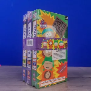 South Park VHS Sealed Bundle Vol 1 2 3 Comedy Central 1997 NEW - Foto 1 di 2