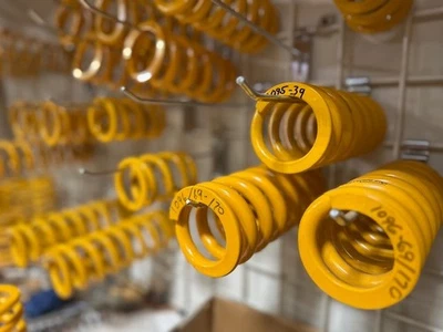 Muelle amortiguador trasero Ohlins (elección de 1 resorte) VENDIDO COMO UN SOLO RESORTE, NUEVO Foto 1 de 4