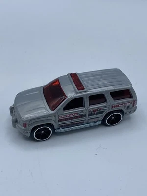 2007 Hot Wheels Gray Silver Official Dragway Rescue '07 Chevy Tahoe Thailand Toy - Image 1 of 4