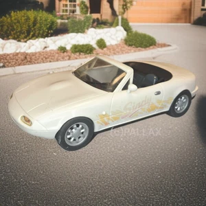 SINDY MAZDA MX-5 MIATA CABRIO WEISS VINTAGE CAR AUTO / PEDIGREE TOYS 1990 - Picture 1 of 4