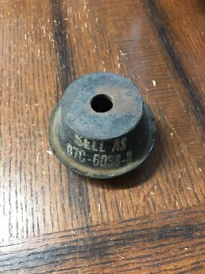 Camión Ford F100/350 1957-1964 nuevo Ford 223 272 motor soporte delantero aislante Foto 1 de 2