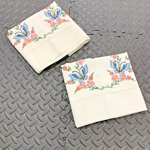 Juego de 2 fundas de almohada florales mariposa bordadas vintage blancas Cottagecore - Imagen 1 de 11
