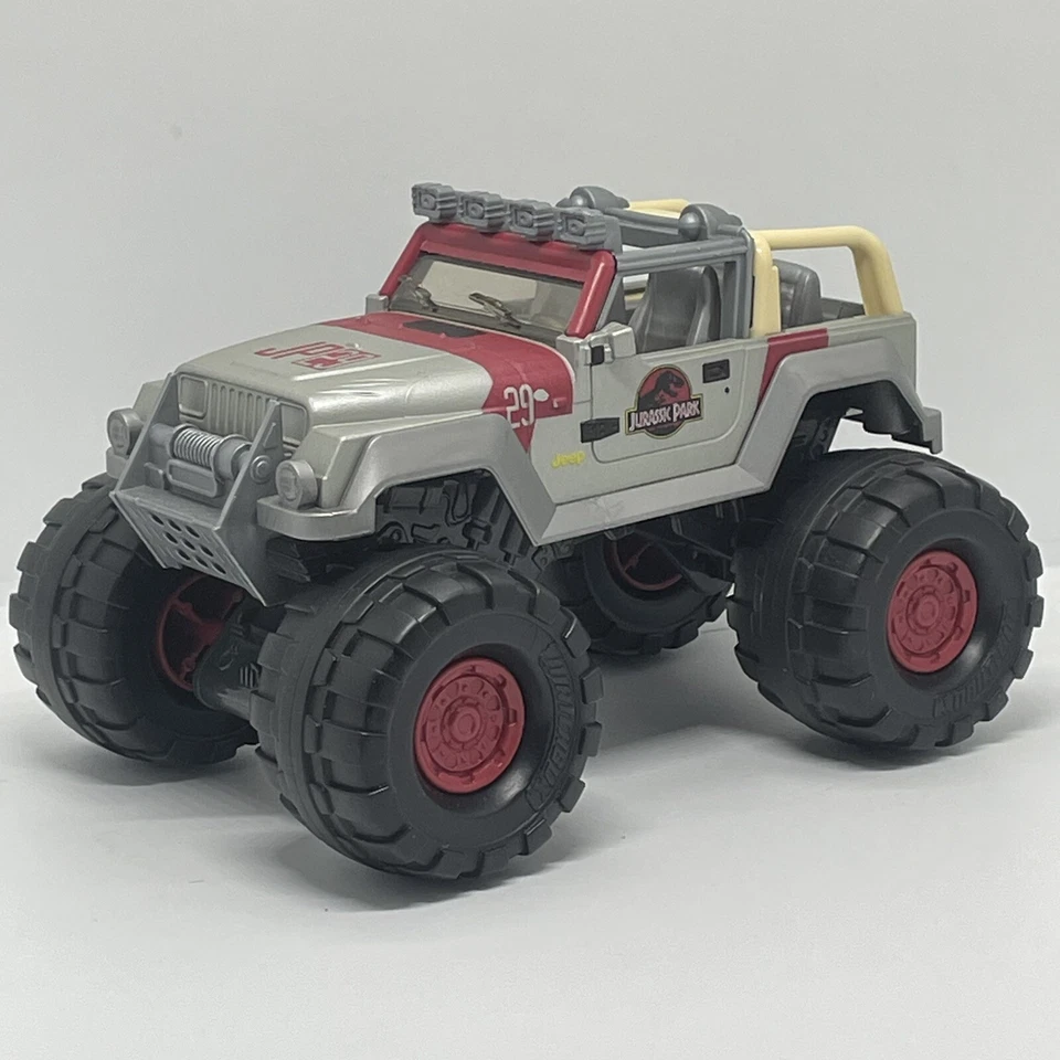 Jurassic World ‘93 Jeep Wrangler Matchbox Oversized Wheels Diecast 1:24 - Image 1 of 4