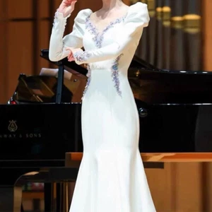 Ladies' evening dress, banquet, high-end white dress, long skirt - Picture 1 of 18