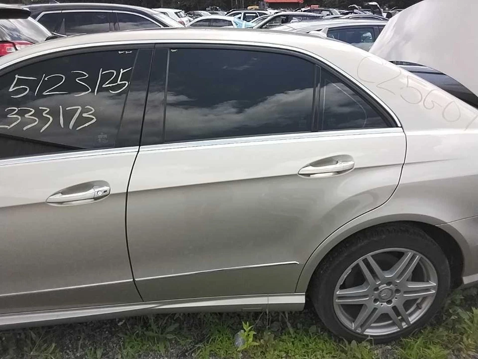 Used Rear Left Door Assembly Rear Side fits: 2010 Mercedes-benz Mercedes e-class - Изображение 1 из 4