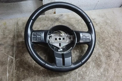 Volante de cuero negro 11-18 Jeep Wrangler JK OEM con botones 6DG573X9AB Foto 1 de 4