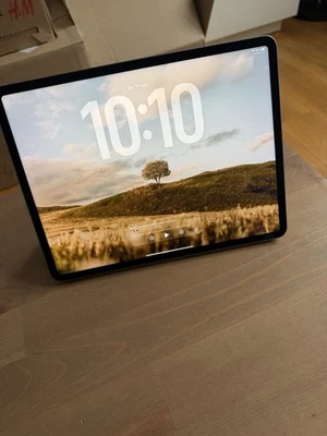 Apple iPad Pro 6. Gen 128GB, Wi-Fi, 12,9 Zoll - Space Grau - Bild 1 von 4