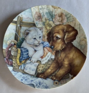 Friends Forever Collection " Tight- Knit Friends" Plate - Picture 1 of 2