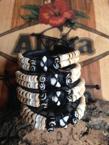 BRACCIALE cuoio con vero DENTE DI SQUALO Abbigliamento Surf HAWAIIAN Life unisex - Foto 1 di 3