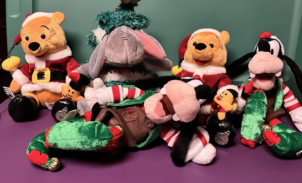 Gorro de peluche Walt Disney Holiday Winnie The Pooh Eeyore Goofy 2002 etiquetas nuevas Foto 1 de 1
