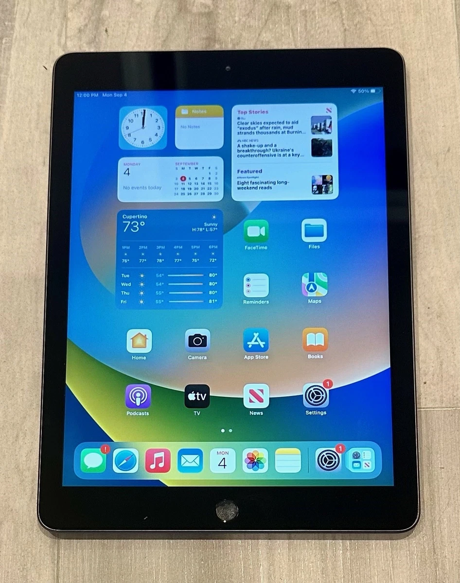 Apple iPad (6th Generation) 32 GB Unlocked Tablets & eReaders for