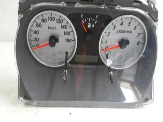 Painéis de instrumentos Nissan Sentra 2006 - Imagem 1 de 4