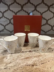 LENOX MERRY AND BRIGHT SNOWFLAKE MUG 12 OZ GOLD TRIM Gift Storage Box Set Of 4 - Picture 1 of 7