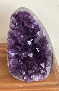 Amethyst free standing Geode - Picture 1 of 3