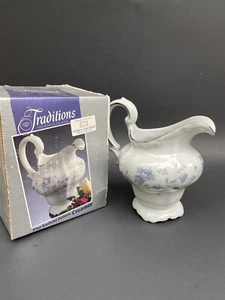 Johann Haviland Blue Garland Creamer Bavaria Germany Fine China. - Picture 1 of 9