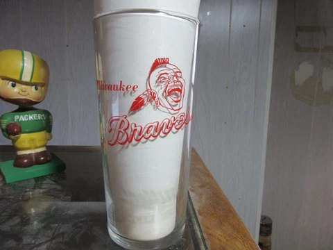 RARE VINTAGE 1950's Milwaukee Braves Dairy Day Glass Tumbler NR MINT 6 Inch Cover