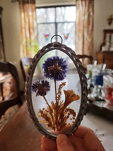 Vtg Lasting Impressions Pressed Blue Flowers Glass Oval Metal Frame Suncatcher - Picture 1 of 9