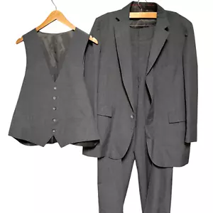 Stafford 3 Piece Suit Men's 29L x 40W Gray Pinstripe Blazer Vest Pants sz 46R - Picture 1 of 5