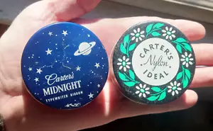 CARTER'S MIDNIGHT & CARTER'S NYLON IDEALE MACCHINA DA SCRIVERE NASTRO LATTINE BELLA GRAFICA - Foto 1 di 5