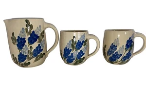 Krug Set mit 2 Kaffeetassen für Teesaft Milch weiß & blau Keramik - Bild 1 von 12