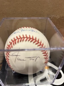 Willie Mays / Duke Snyder Autograph Baseball - LOA - JSA - Picture 1 of 4