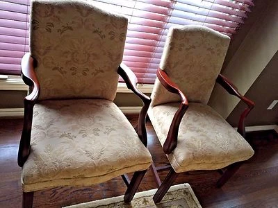 Sillas antiguas Chippendale con tela tapizada personalizada cantidad - dos Foto 1 de 4