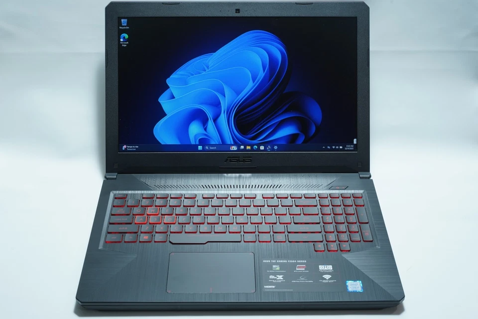 Portátil Gaming ASUS TUF FX504GM (Core i5 8300H/16GB/GTX1060 3G/500GB+1TB SSD/FHD) Foto 1 de 4