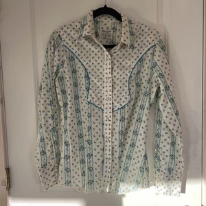 Women's Wrangler Snap Button Up Western Shirt USA Made Vintage Sz 38 (M) Floral - Picture 1 of 4