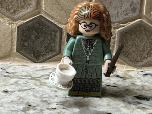 Lego Professor Sybil Trelawney Minifigure w Base 71022 colhp-11 Series 1 - Picture 1 of 4