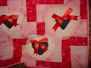 VINTAGE (2003) VALENTINE QUILT--30" SQUARE--"HEARTS & RIBBON"----#V3-20 - Picture 1 of 24