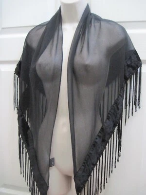 Mantón negro semi transparente con borde de terciopelo negro y flecos nuevo 34" x 68" Foto 1 de 4