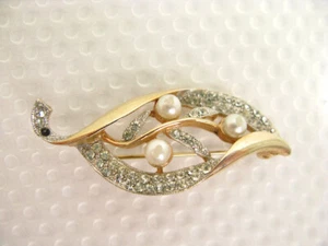Antique Vintage Costume Jewelry Kramer Pearl Rhinestone Leaf Brooch Gold Leaf Bk - Picture 1 of 12