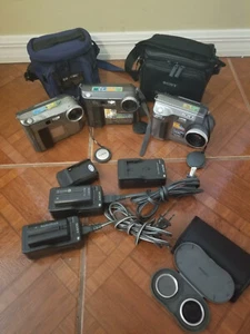 MAVICA MVC-FD71 MVC-FD73 MVC-FD90 Digital Camera Bundle Lot of 3 - Picture 1 of 7