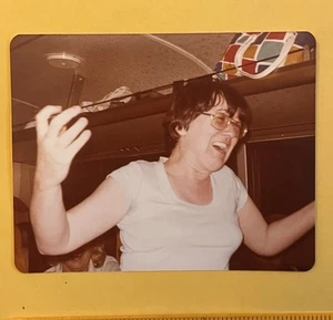 FOUND VINTAGE PHOTO PICTURE Woman Laughing Having A Good Time - Picture 1 of 3