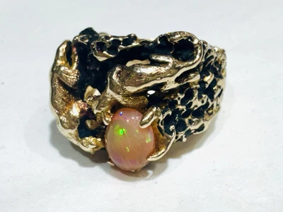 Anillo de ópalo natural para hombre de oro amarillo macizo de 14 k hecho a medida con dos tigres único Foto 1 de 4