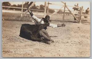 RPPC Rodeo Cowboy Lynch Bulldogge Meilen Stadt Roundup MT Montana Postkarte - Bild 1 von 9
