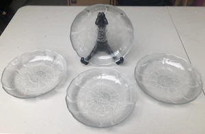 4 platos de almuerzo Arcoroc flor vidrio transparente 8" cuencos retirados Francia - Imagen 1 de 5