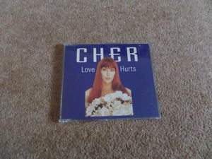 CD SINGLE - CHER - LOVE HURTS - Picture 1 of 2