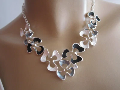 Damen Collier Hals Kette kurz Modekette Modeschmuck Silber Blumen Strass C7657 - Bild 1 von 4