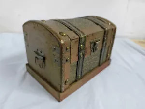 Vintage Wooden Pirate Treasure Chest Box Trinket Keepsake Storage Case with Lock - Picture 1 of 5