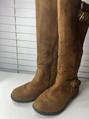 Botas de montar Forever Mango-23 color tostado de moda con cremallera tacón bloque de cuero con dos hebillas Foto 1 de 4