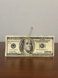 VINTAGE 1999 $100 DOLLAR BILL FEDERAL RESERVE NOTE - (BK) BK01683471A - Picture 1 of 10