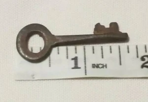 Small Collectible Vintage Rusty Steel Skeleton Key 1 5/8" Key Charm or Pendant - Picture 1 of 5