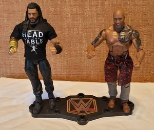 WWE Action Figuren Paar, Roman Reigns & The Rock (Luke Hobbs) - Bild 1 von 4