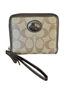 COACH PEYTON MEDIUM ZIP AROUND SIGNATURE WALLET KHAKI MAHOGANY WRISTLET - Picture 1 of 24