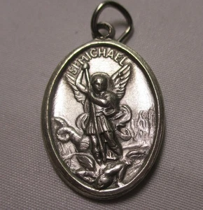 Saint Michael Religious Medal and Relic to the Angelic - Picture 1 of 2