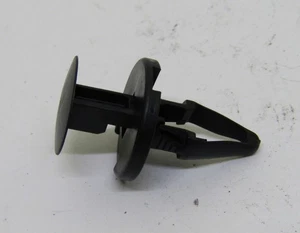 New Ford Motor Company OEM Rivet Part No. W714400-S300 - Foto 1 di 2