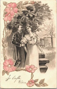 Hermosa postal vintage en relieve Art Nouveau de pareja junto a un árbol B111 - Imagen 1 de 2