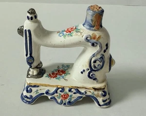 Vintage Famous First Porcelain Sewing Machine 1973 R.E.M Original 4 inches - Picture 1 of 14