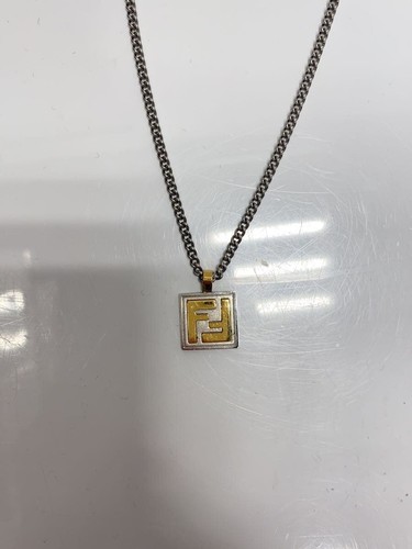Collana FENDI Uomo con top GLD usata